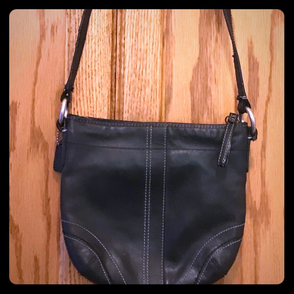 Coach  purse. Shipping included in price